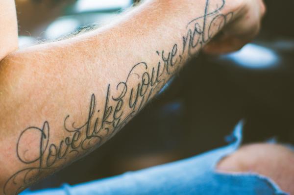 frases para tatuagem no braço masculino