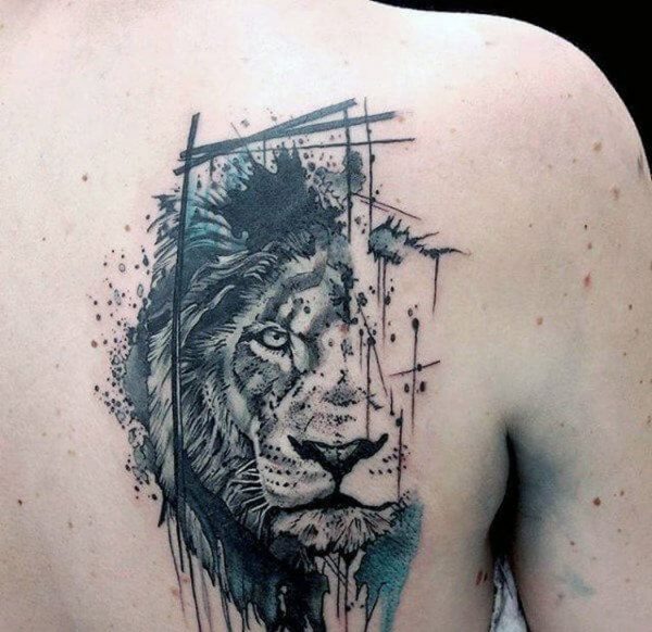 leão aquarela em pele negra