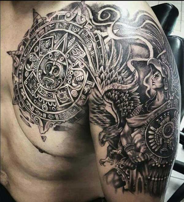 tatuagem geométrica no ombro