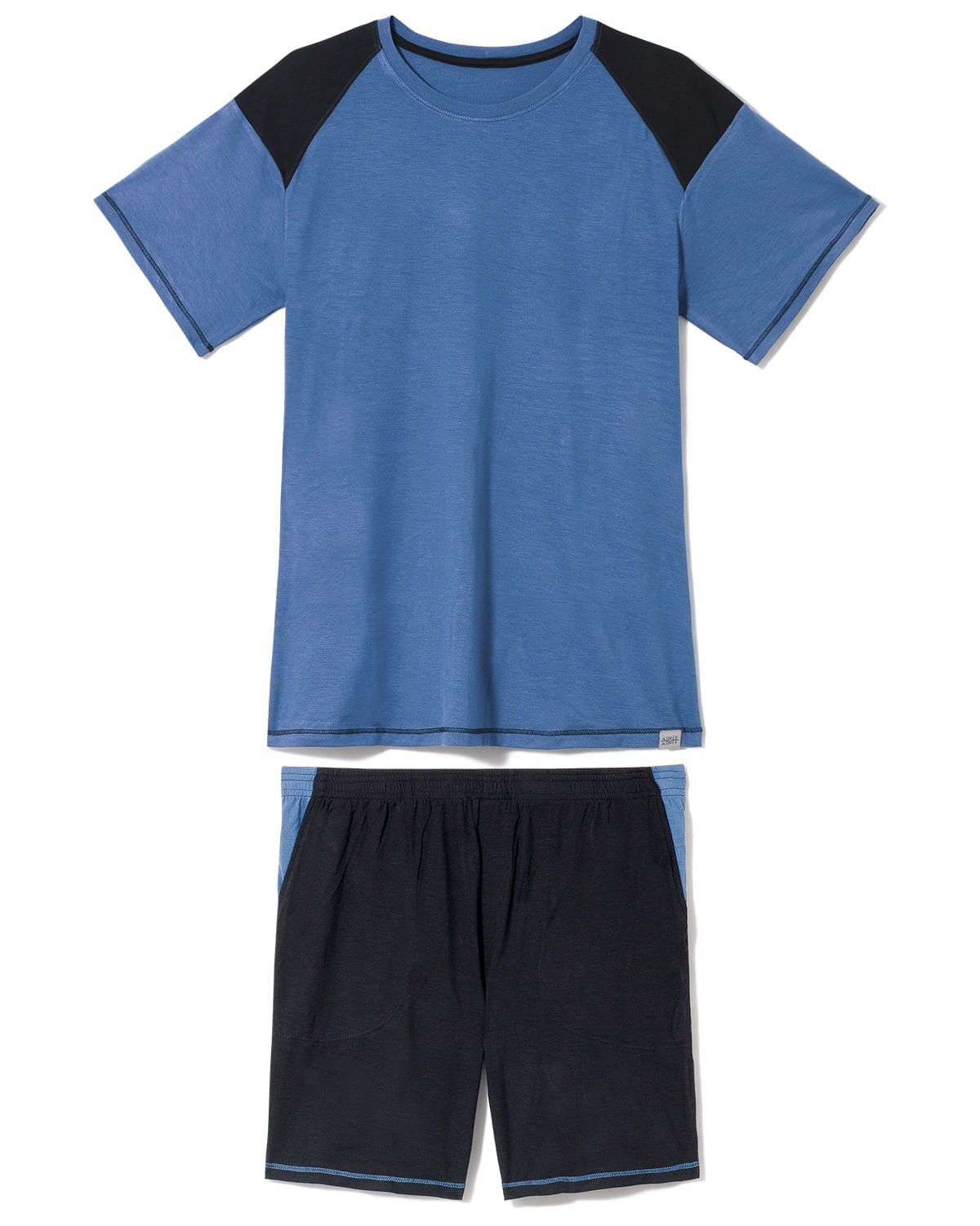 camisola e calça de pijama