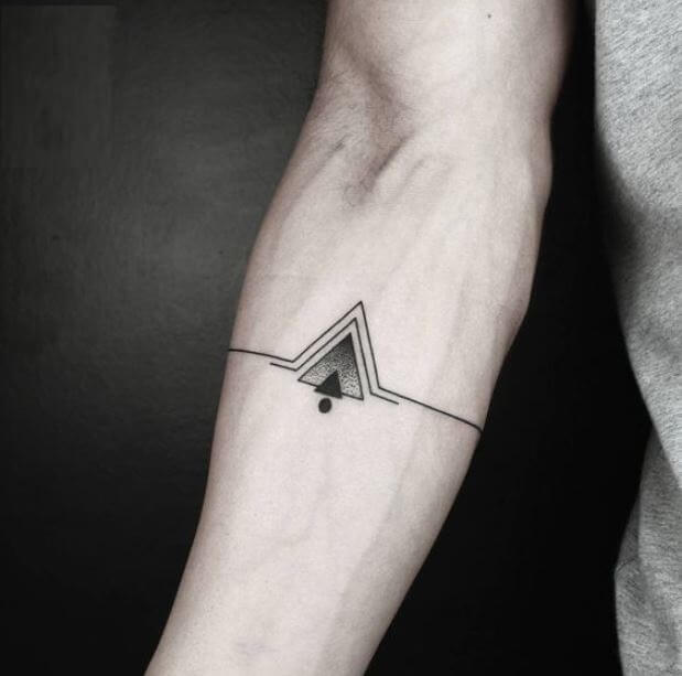 tatuagem pequena masculina antebraço