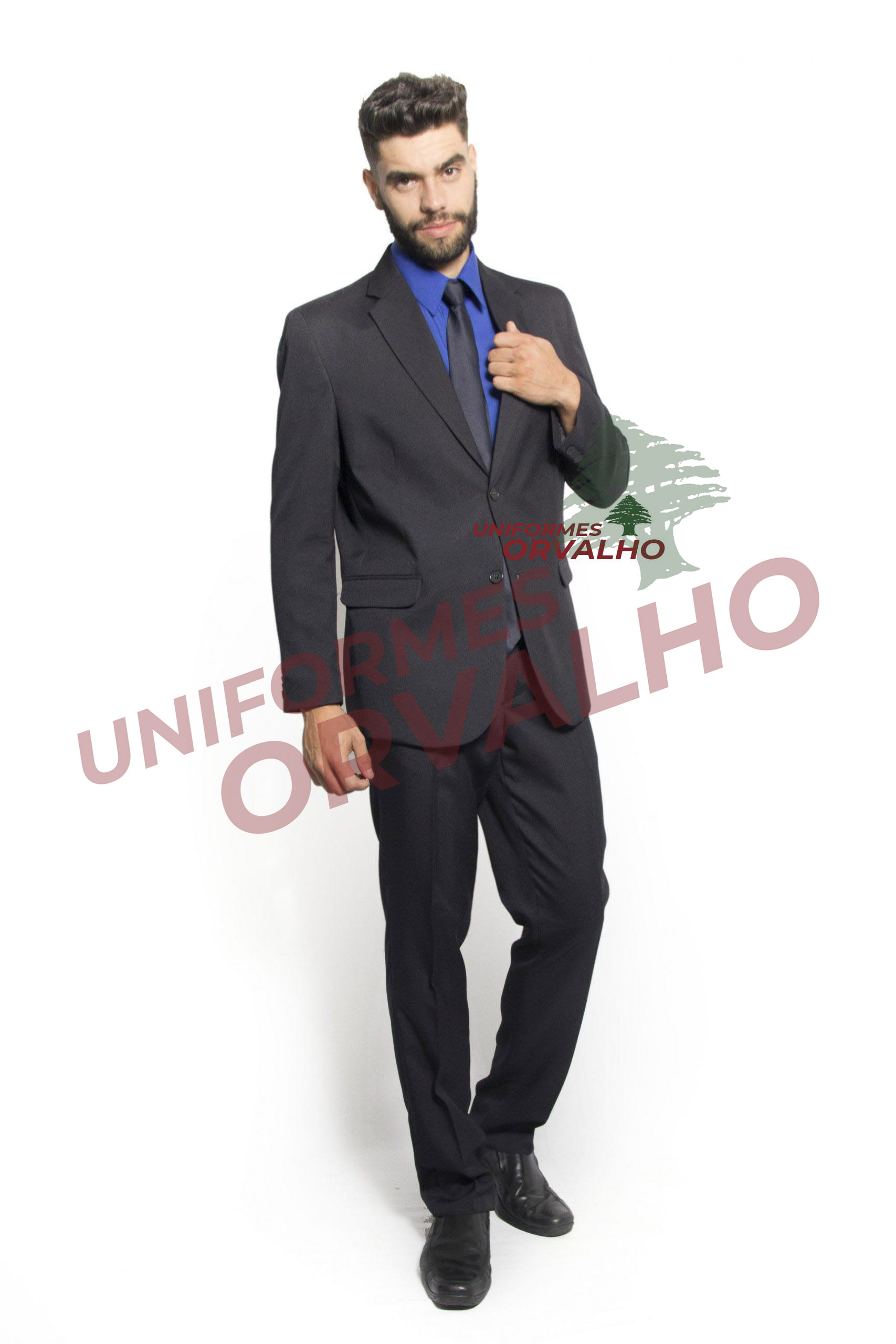 camisa azul escuro com terno preto